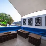 Golden Age Bodrum 얄리카베크